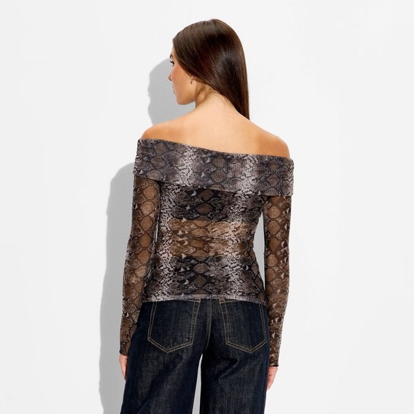 Like new Snakeskin off the shoulder blouse - Picture 2 of 5